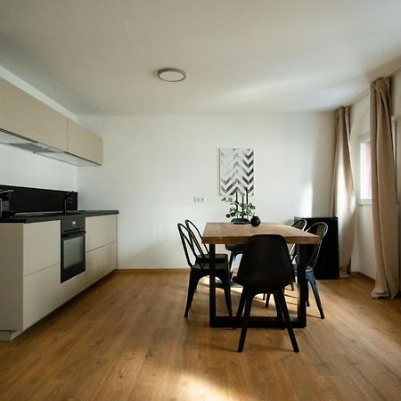 Oldtown Studio Apartment With 2 Bathrooms ดุสเซลดอร์ฟ ภายนอก รูปภาพ